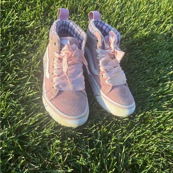 Girls Pink MTE Vans size 12 - Picture 2 of 8